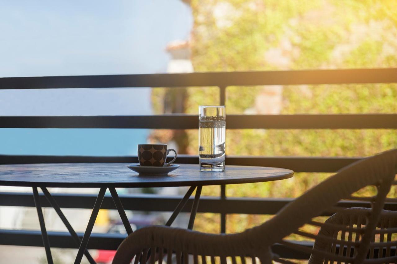 Araliki Suites Polychrono Ngoại thất bức ảnh