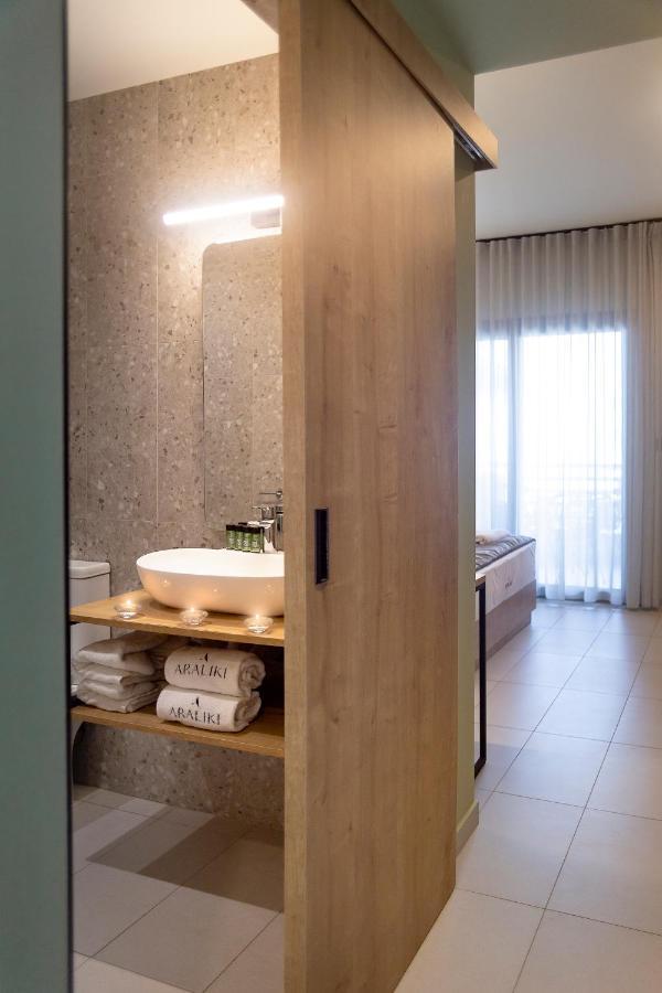 Araliki Suites Polychrono Ngoại thất bức ảnh
