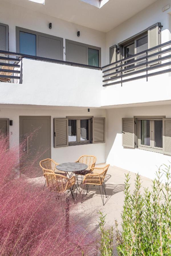 Araliki Suites Polychrono Ngoại thất bức ảnh