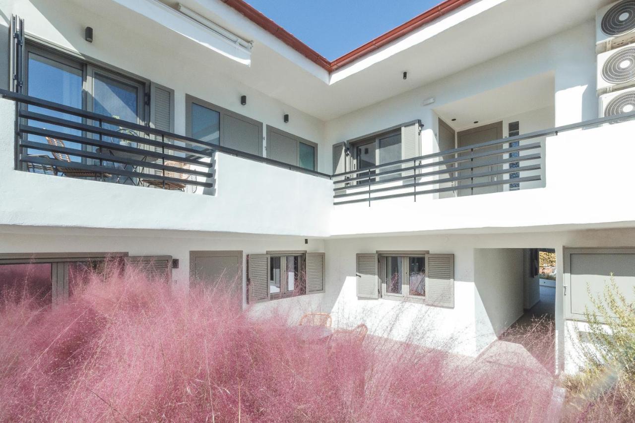 Araliki Suites Polychrono Ngoại thất bức ảnh