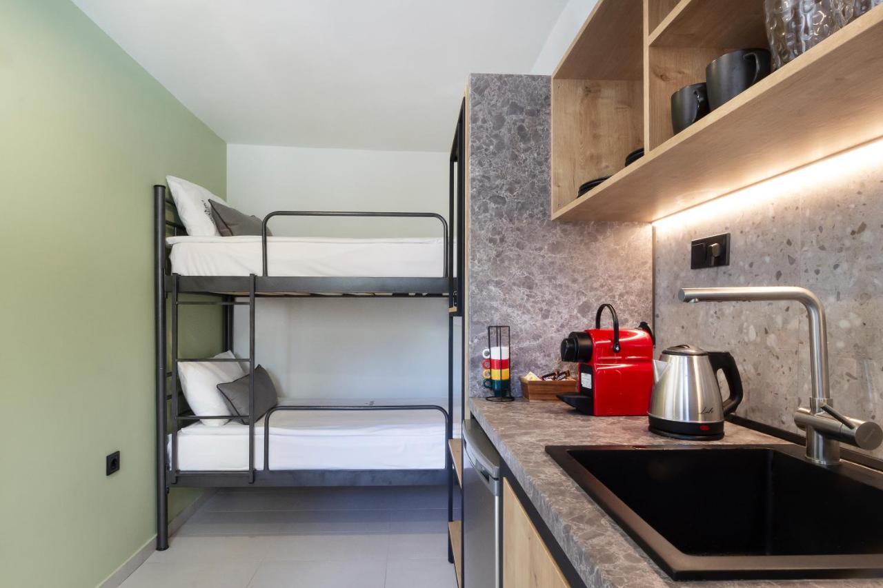 Araliki Suites Polychrono Ngoại thất bức ảnh