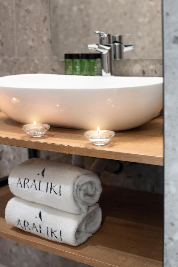 Araliki Suites Polychrono Ngoại thất bức ảnh